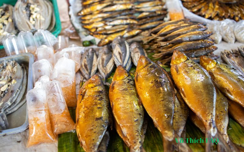 Cá khô bao nhiêu calo? Có cần rửa lại không? Khi ăn lưu ý gì?