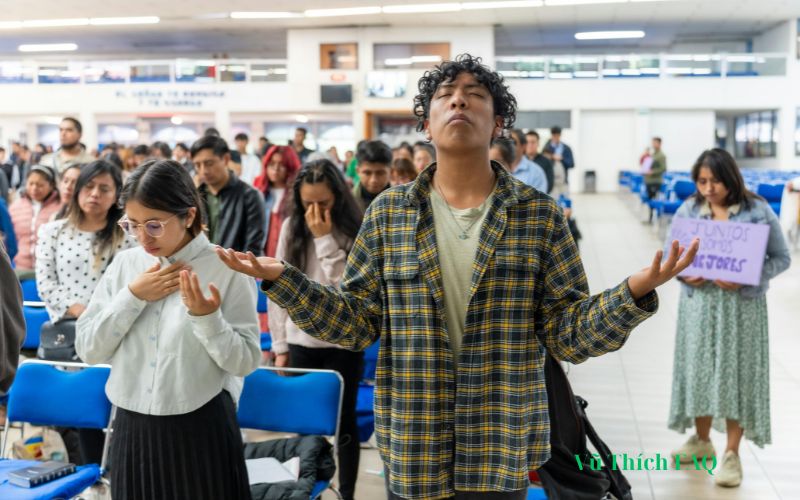Nên nghe kinh gì trước khi ngủ? có tốt không?