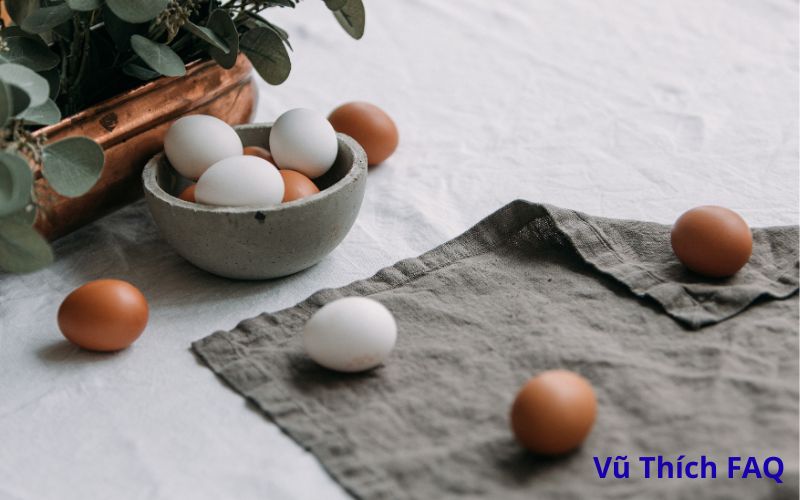 Mùng 3 ăn trứng vịt lộn được không? Ăn mấy trứng thì tốt nhất?