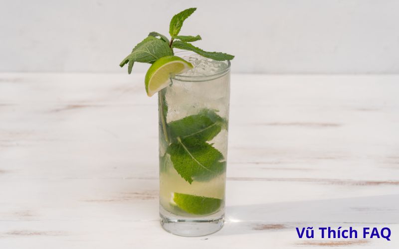 Nước chanh để qua đêm uống được không? có nguy hiểm gì?