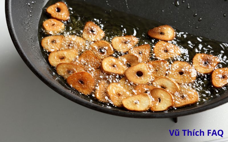 Chảo dầu để qua đ&ecirc;m c&oacute; sao kh&ocirc;ng? C&aacute;ch bảo quản thế n&agrave;o?