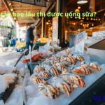 Sau khi ăn hải sản bao lâu thì được uống sữa? Có bị gì không?