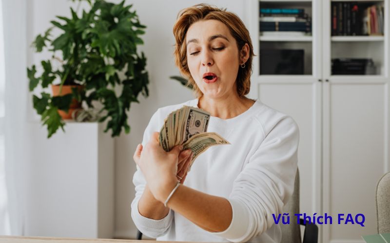 Bị lừa mất tiền l&agrave; nghiệp g&igrave;? Quả b&aacute;o c&oacute; thể gặp l&agrave; g&igrave;?