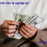 Bị lừa mất tiền là nghiệp gì? Quả báo có thể gặp là gì?