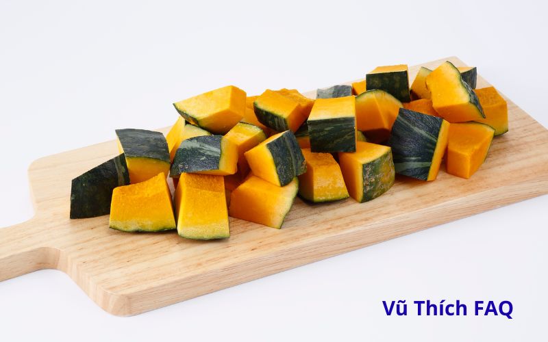 Bí ngô bị mốc có ăn được không? Nên xử lý thế nào?