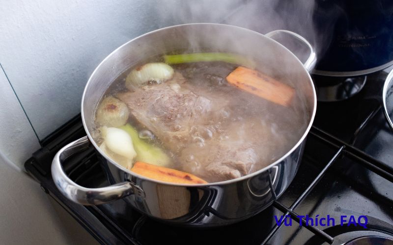 Lẩu c&aacute; khoai ăn với rau g&igrave; ngon? c&aacute;ch nấu sao cho ngon?