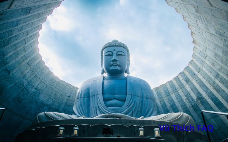 Nước tắm Phật dùng để làm gì? Có uống được không?