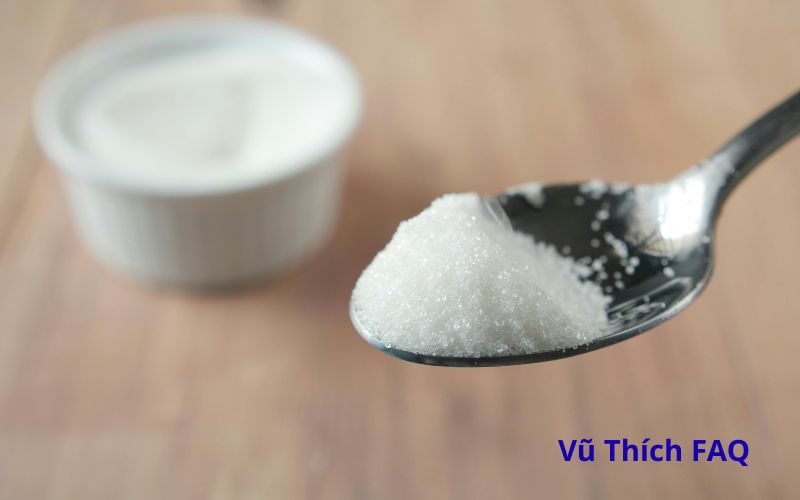 Bỏ muỗng vào tủ lạnh để làm gì? Bỏ bao lâu thì được?