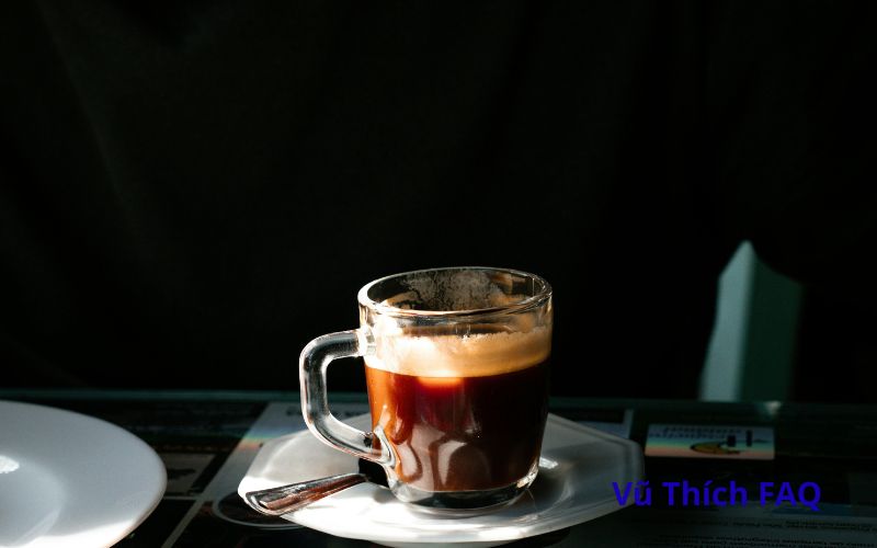 Cafe c&oacute; t&iacute;nh &acirc;m hay dương? D&ugrave;ng với g&igrave; để c&acirc;n bằng?