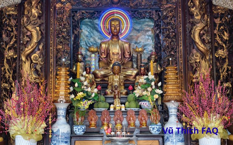 Chỉ tay v&agrave;o b&agrave;n thờ c&oacute; sao kh&ocirc;ng? n&ecirc;n l&agrave;m g&igrave; sau đ&oacute;?