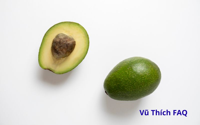 Bơ bị chạy chỉ đen c&oacute; ăn được kh&ocirc;ng? N&ecirc;n xử l&yacute; thế n&agrave;o?