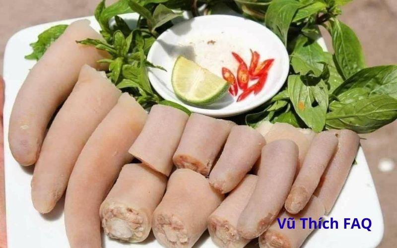 Luộc đu&ocirc;i lợn trong bao l&acirc;u th&igrave; ch&iacute;n? C&aacute;ch lựa đu&ocirc;i ngon?