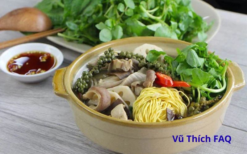 Bao tử hầm tiêu xanh ăn với rau gì? Chấm với gì ngon nhất?