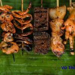 Dồi trường luộc bao lâu thì chín? Chấm với gì ngon nhất?