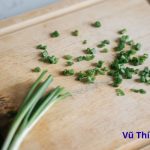 Rau hẹ có ưa nắng không? Trồng chỗ nào phù hợp nhất?